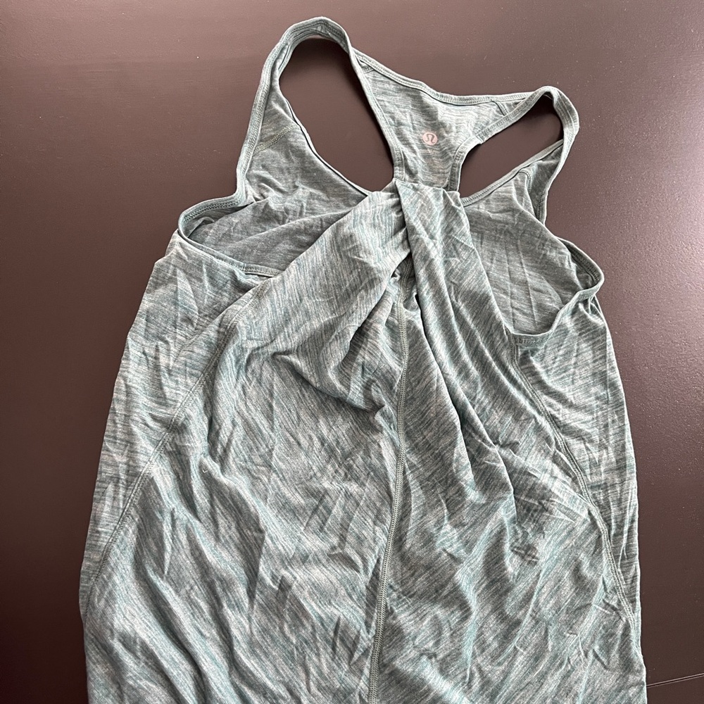 Lululemon tank top